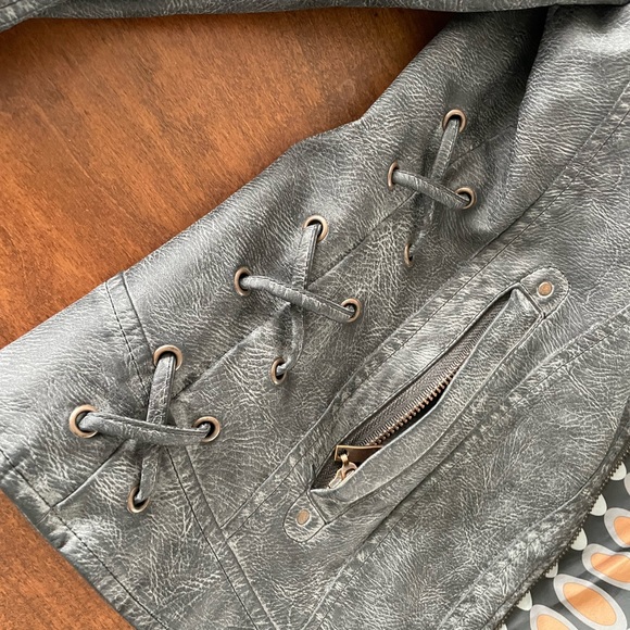 Women’s Montana Co. Jacket - Picture 5 of 10